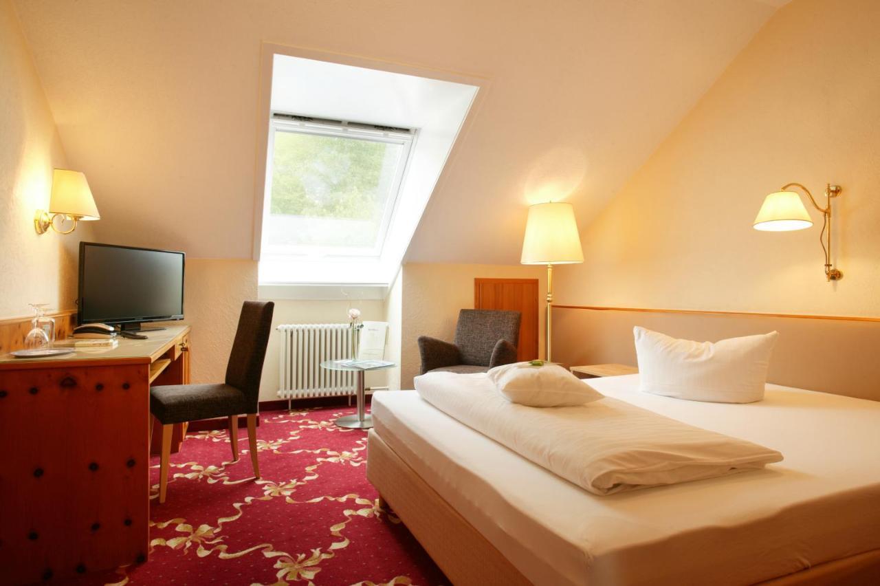 Hotel Ochsen Hoefen an der Enz Экстерьер фото