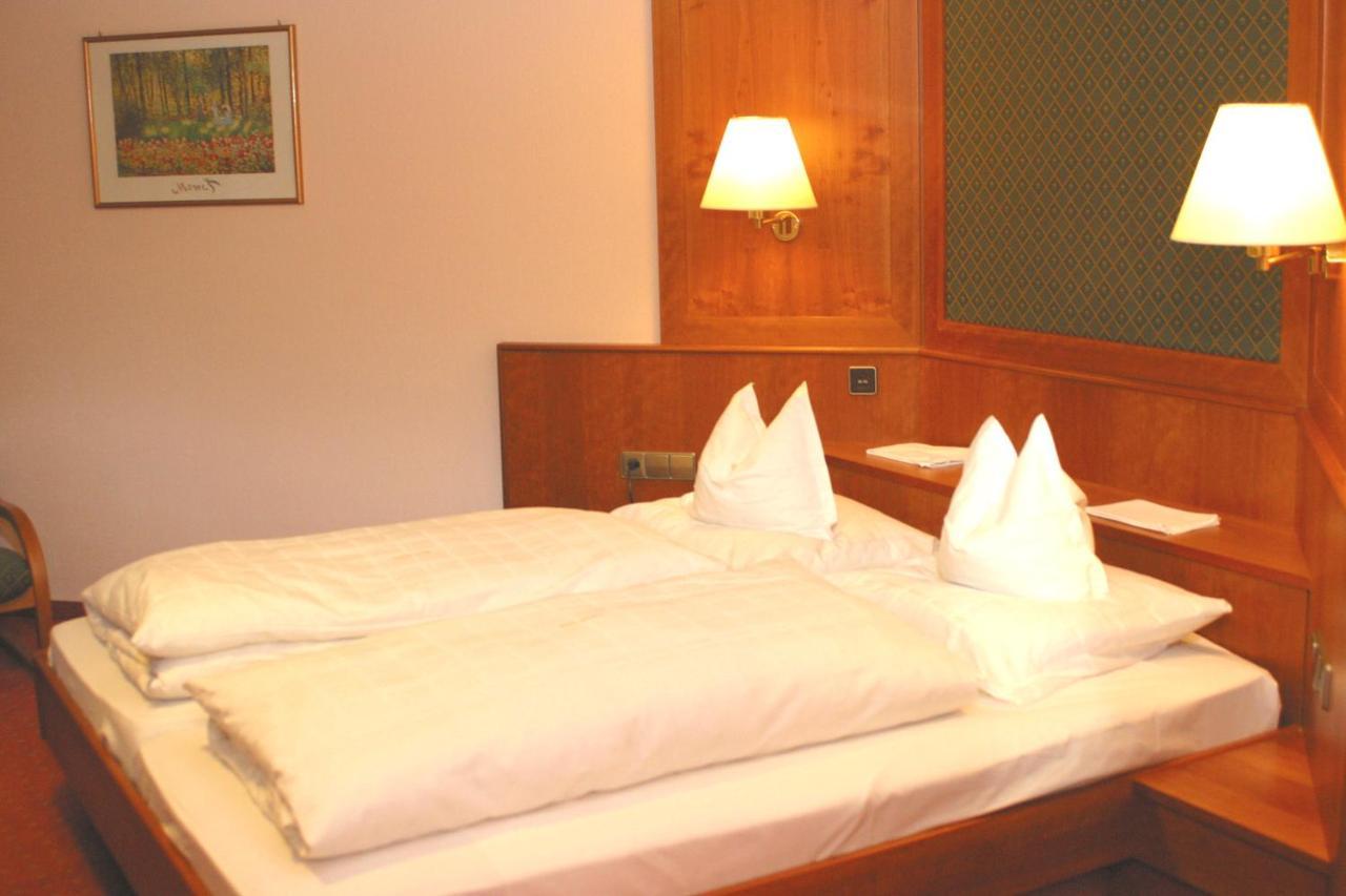 Hotel Ochsen Hoefen an der Enz Экстерьер фото